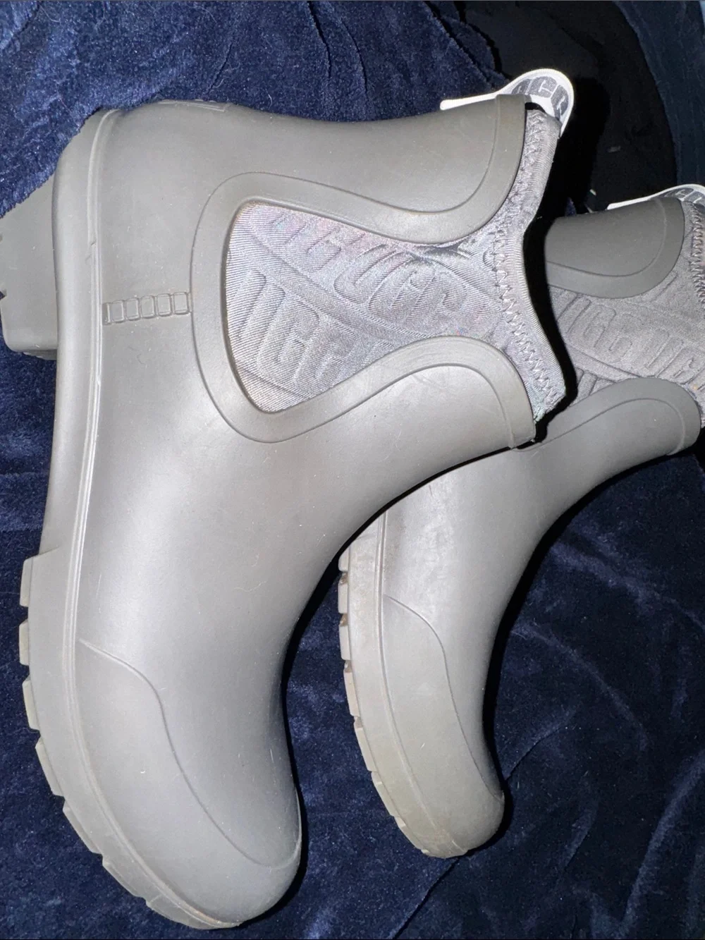 Grey UGG Chelsea Rain Boots Sz 10